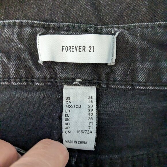 FOREVER 21 Black Stretch Denim High Rise Bermuda Cut-Off Shorts; Size 28 - Picture 3 of 4